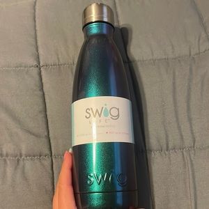 Swig life water bottle